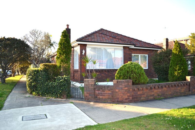 80 Henley Marine Drive Rodd Point sold property
